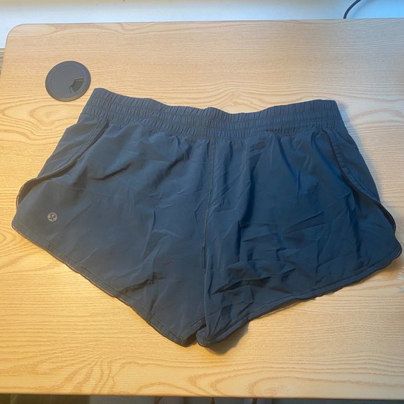 LULULEMON LINED SHORTS SIZE 10 - Picture 3 of 5